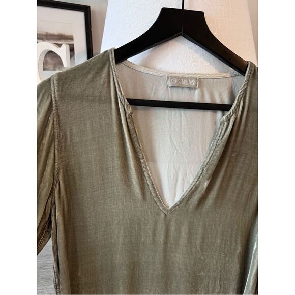 CP Shades NWOT Long Sleeve Velvet Mini Dress in Green Size Small - Picture 3 of 10